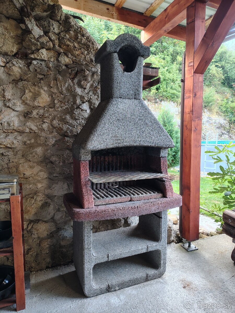 Zahradny betonovy gril