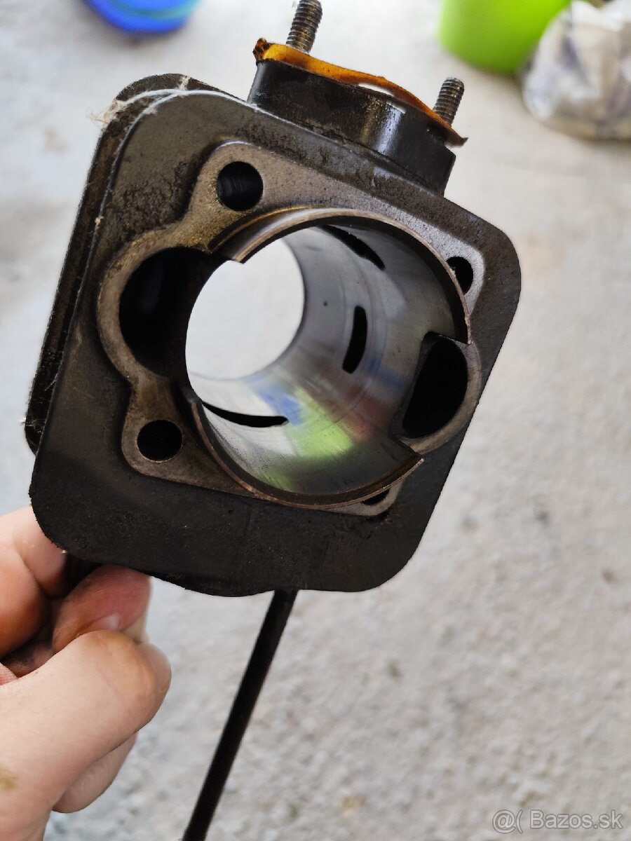 Motor vari