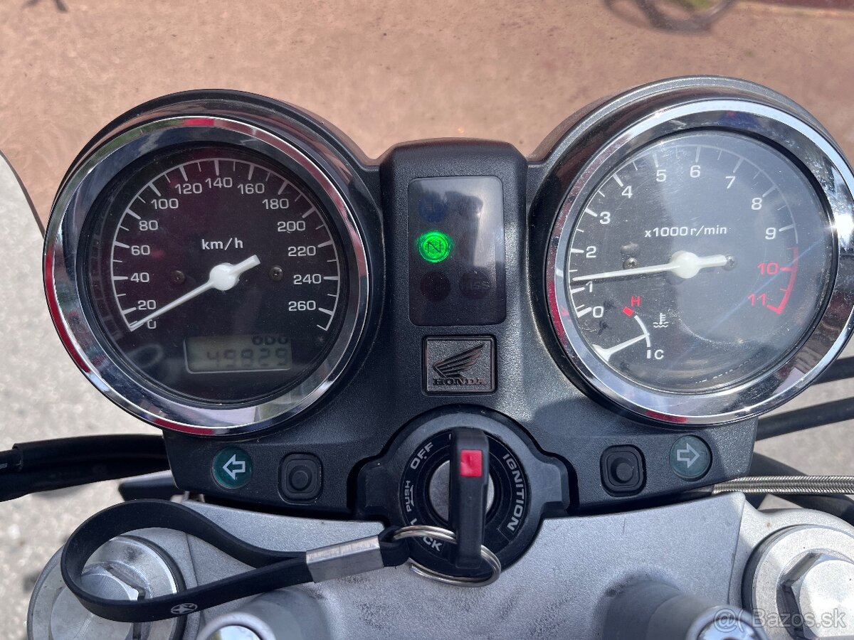 Honda hornet 900