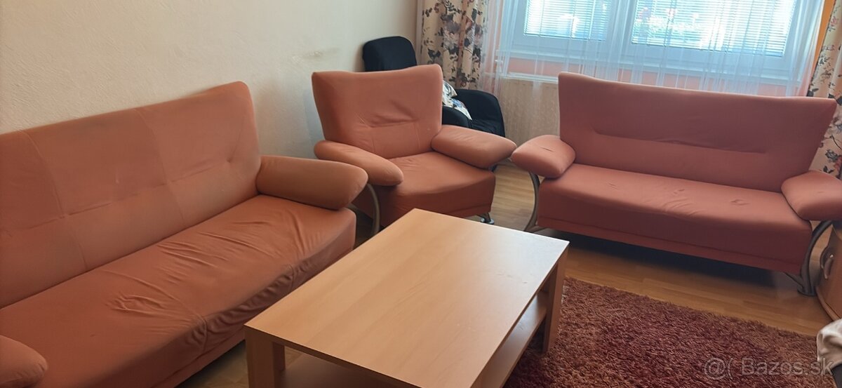 Konferenčný stolik