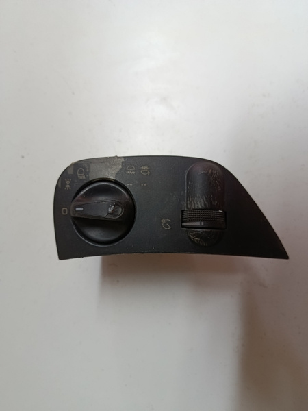 vypinac svetiel SEAT IBIZA II 6k1941531d 20€