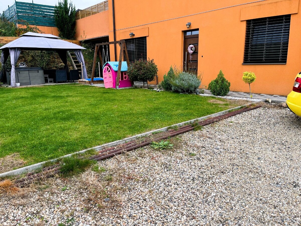 Novostavba 3 izbovej bytovej jednotky so záhradou, Podlužany