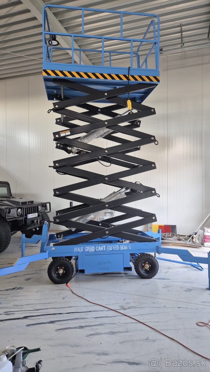 Nožnicová plošina - nepoužitá s hydraulickým zdvihom