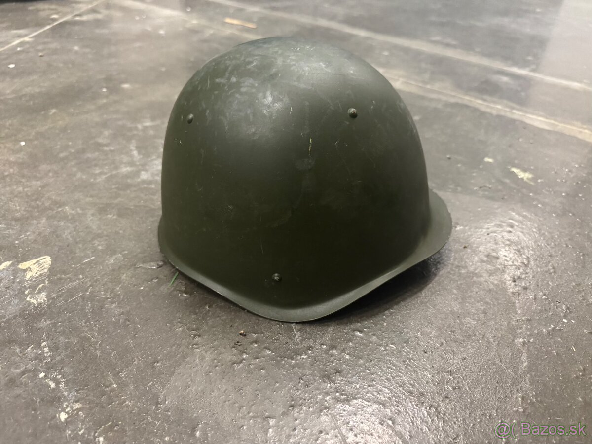 Sovietska prilba SŠ 60