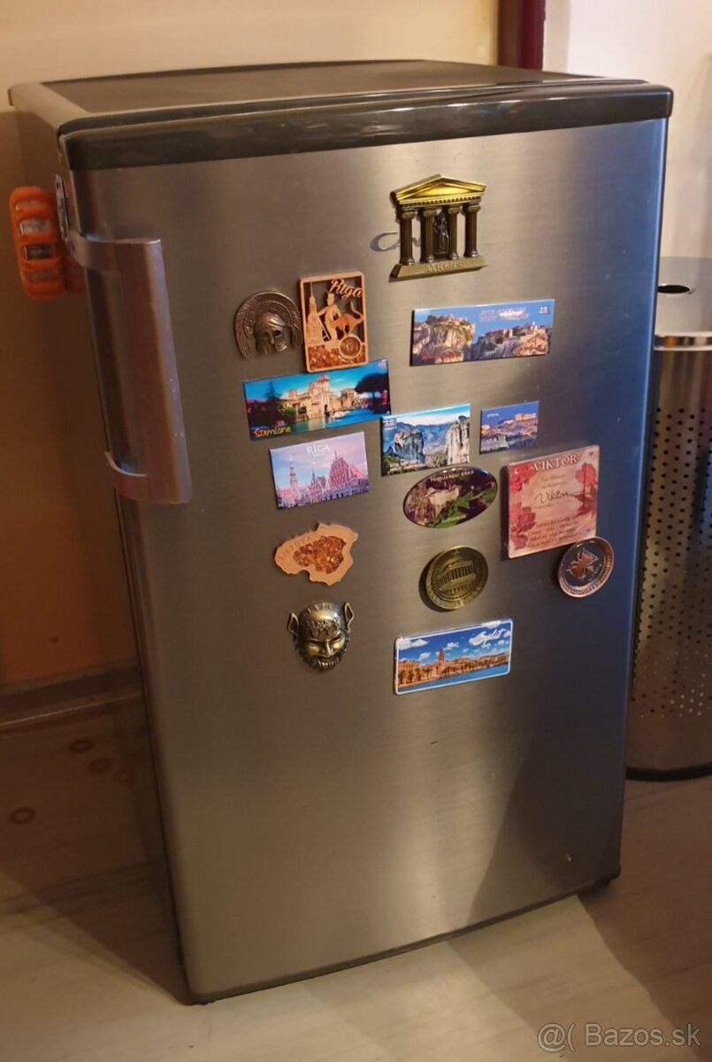 Candy chladnička s mrazničkou120 l