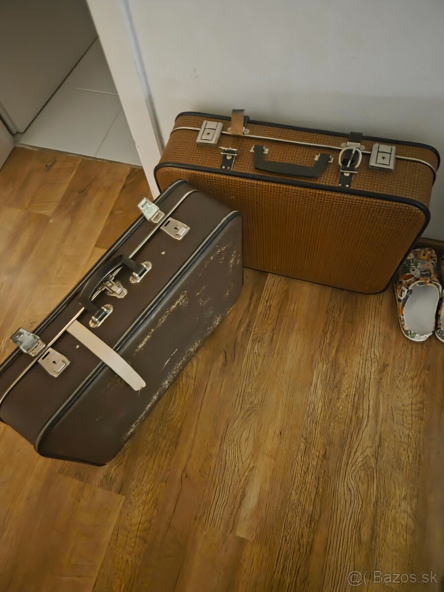 Retro cestovné kufre