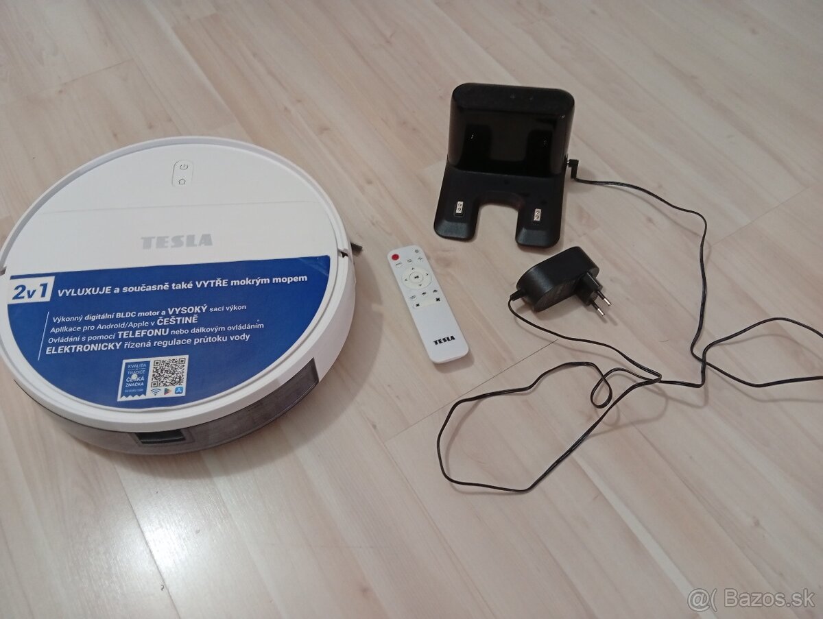 Robotický vysávač Tesla iq100