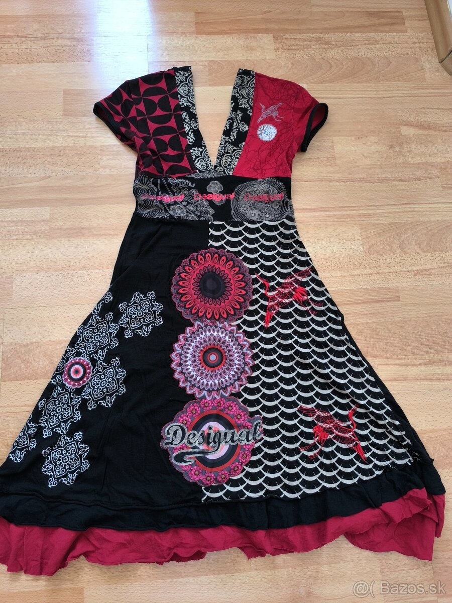 Desigual šaty
