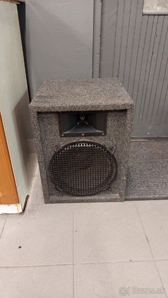 Predám jeden reproduktor 12"
