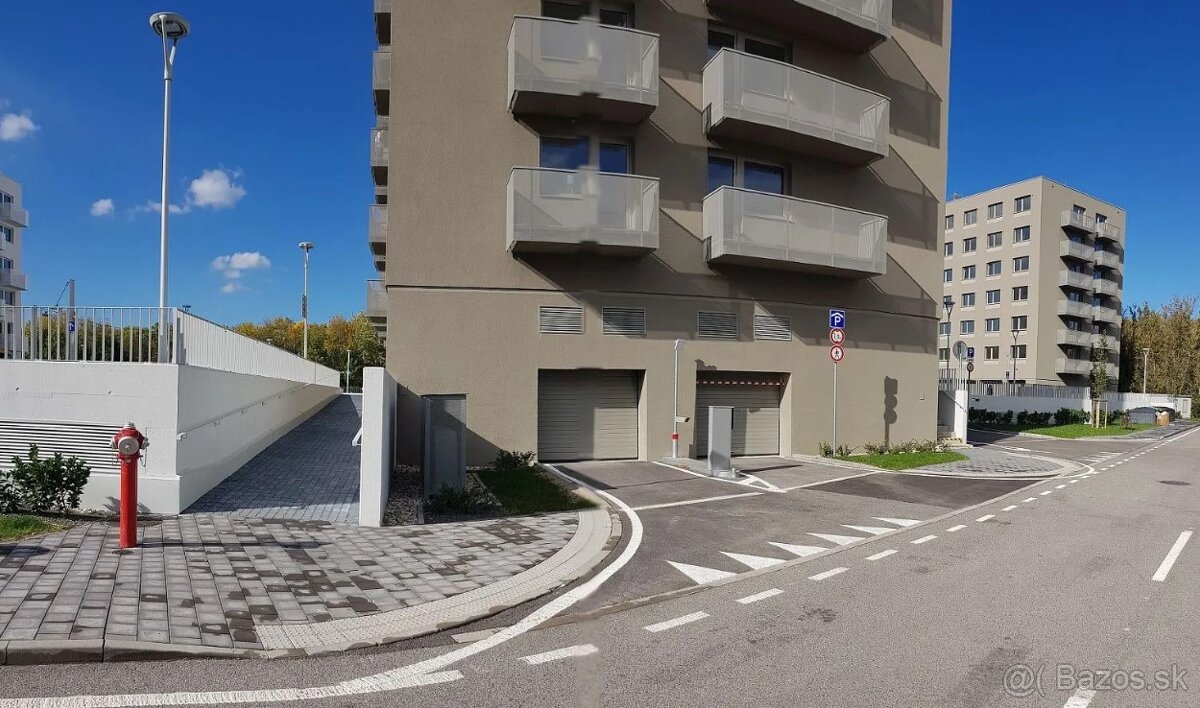 PRENÁJOM - garážové státie Ružinov, Ivanská cesta
