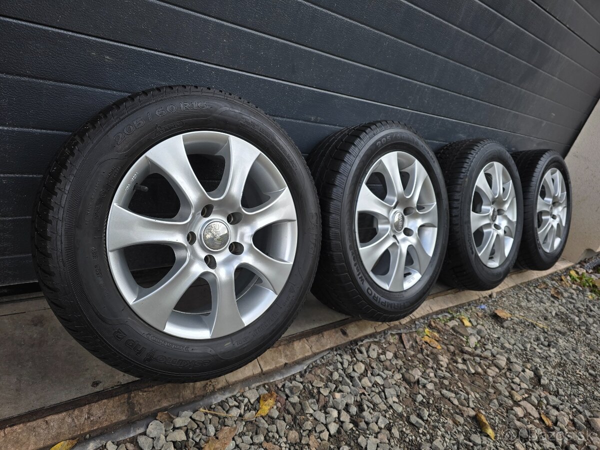 Zimná Sada DBV 5x114,3+Pneu 205/60 R16