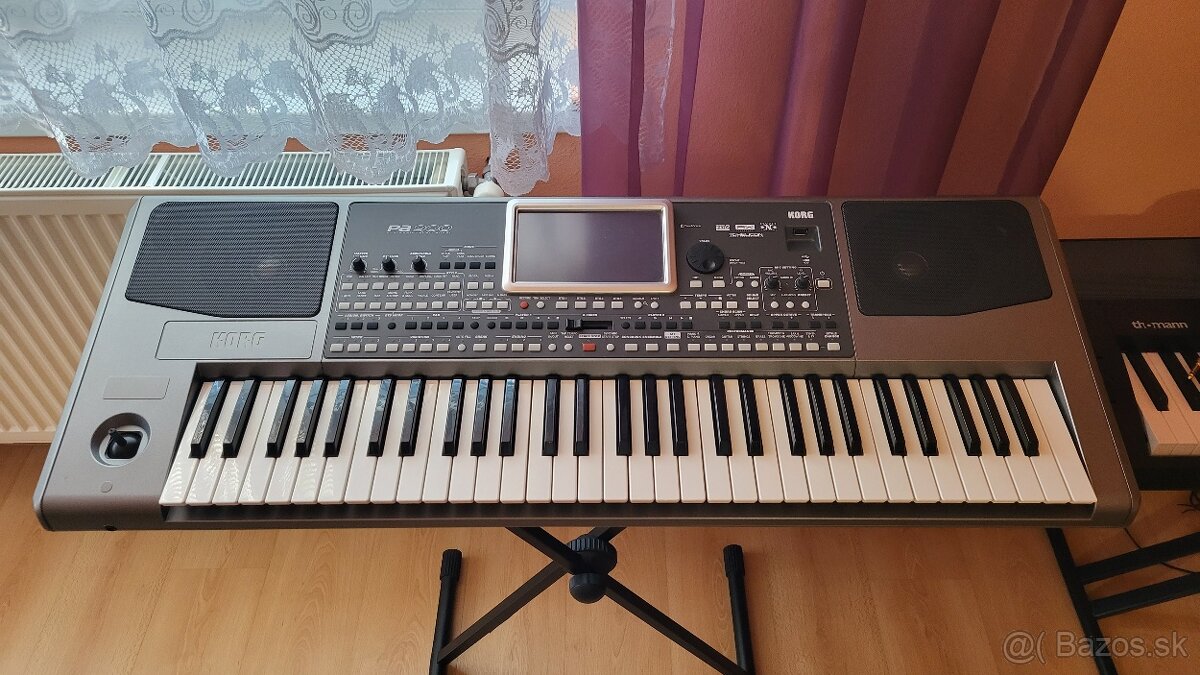 Predám KORG Pa900