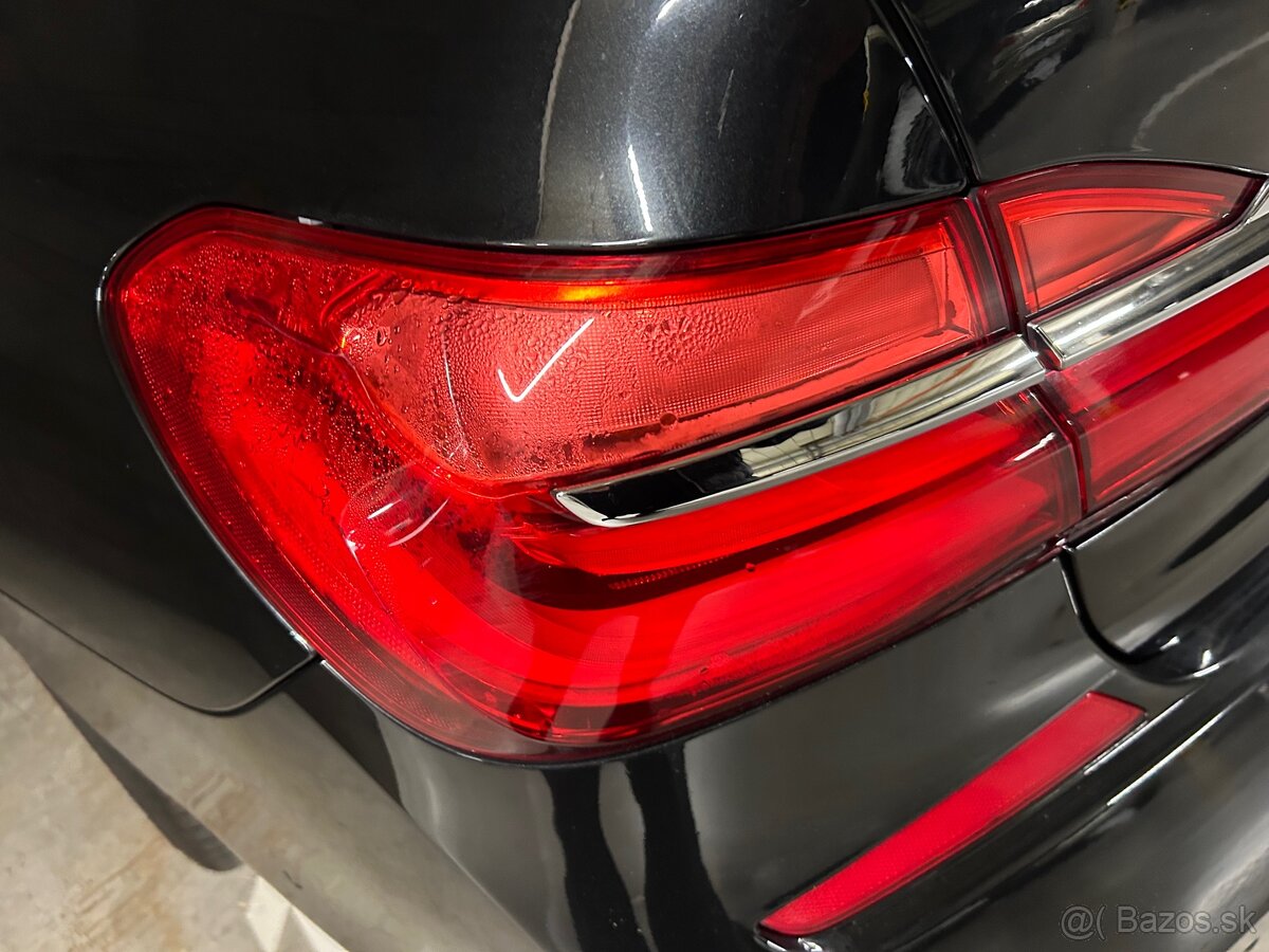 BMW 7 ROK 2018 ZADNÉ SVETLO