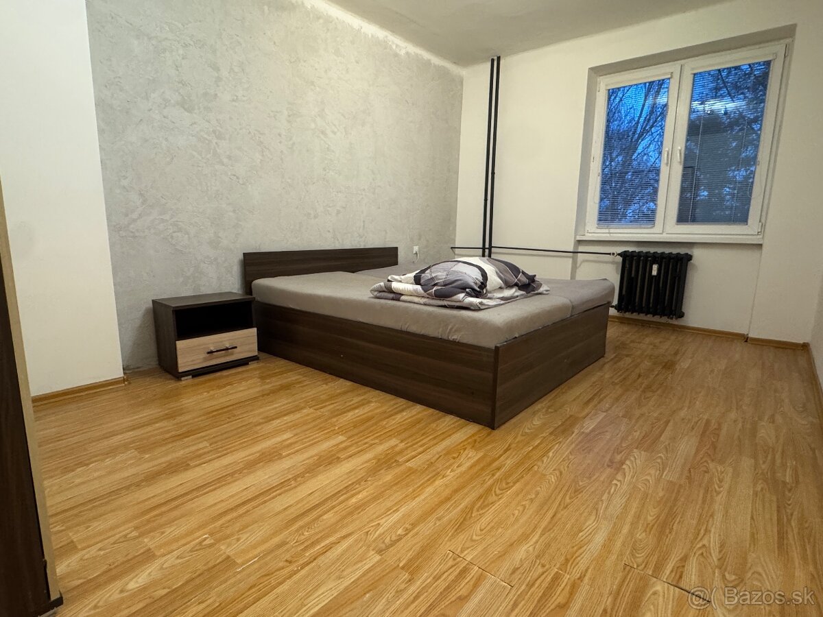 Prenájom 2izb byt v centre