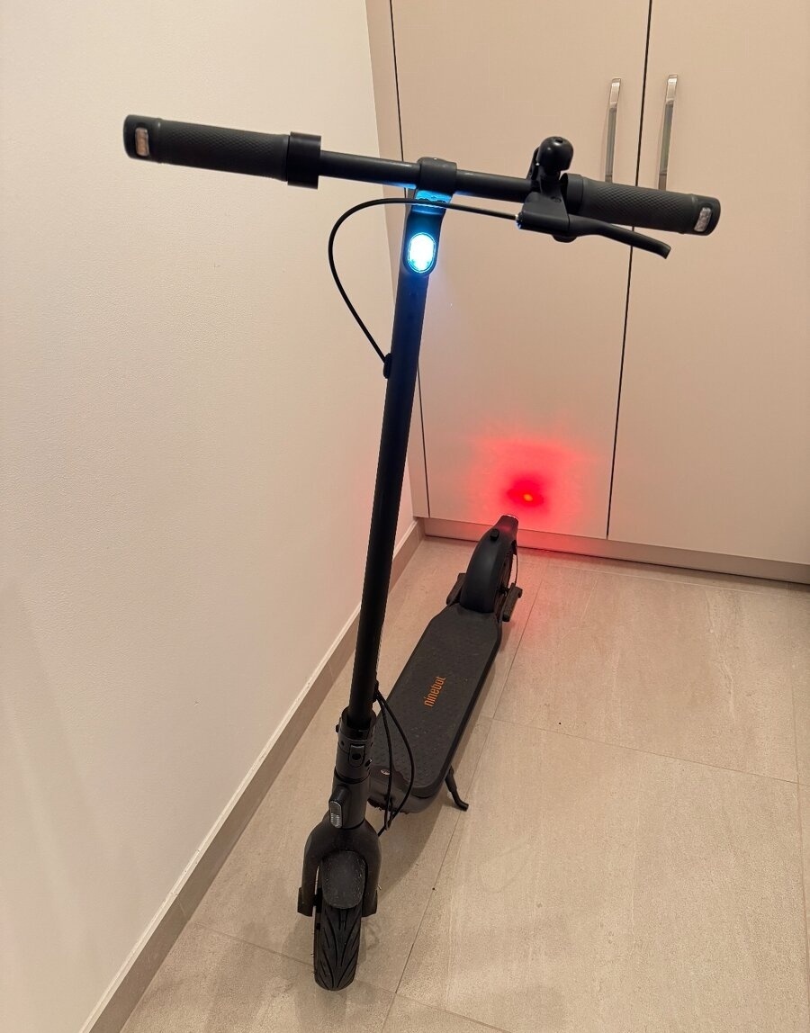Elektrická kolobežka - Ninebot KickScooter F2 - TOP STAV