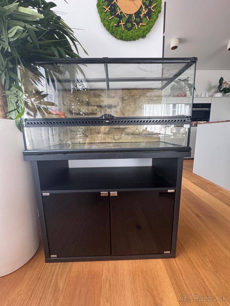 Terarium so skrinkou