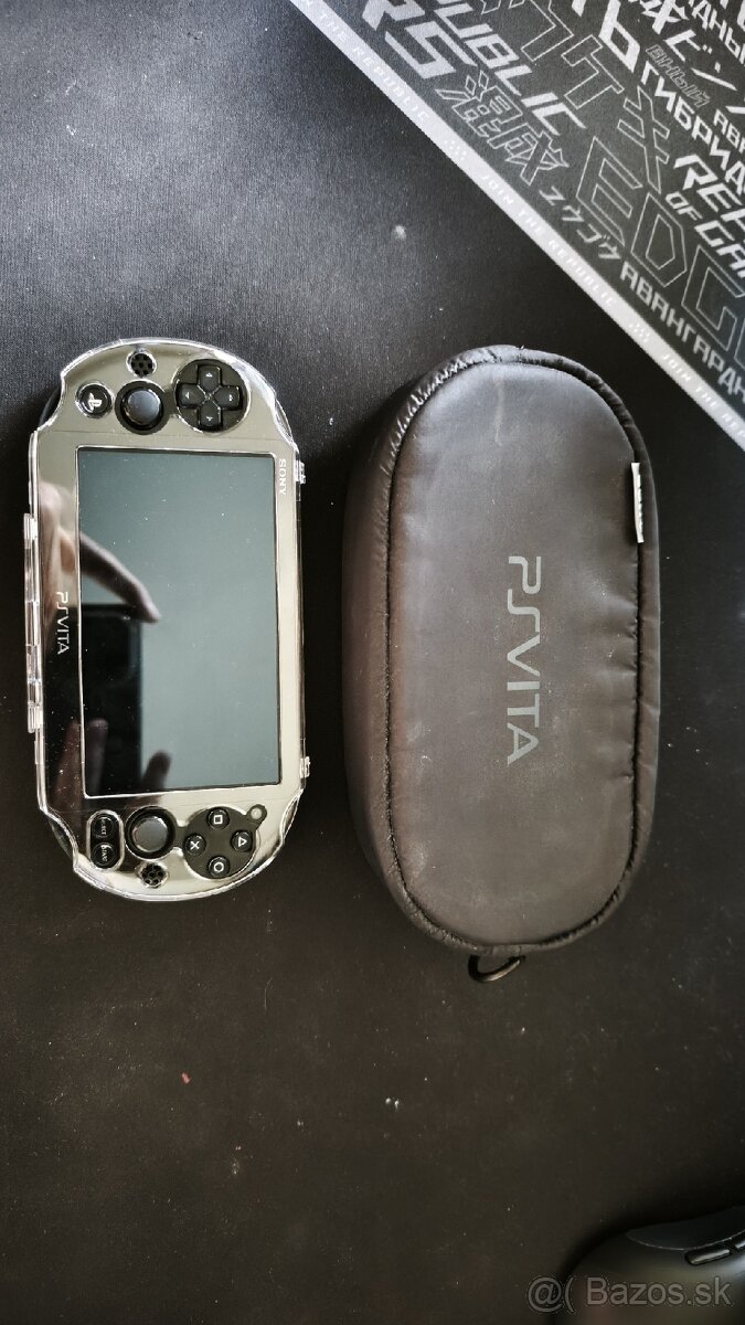 PS Vita 2000 + hry