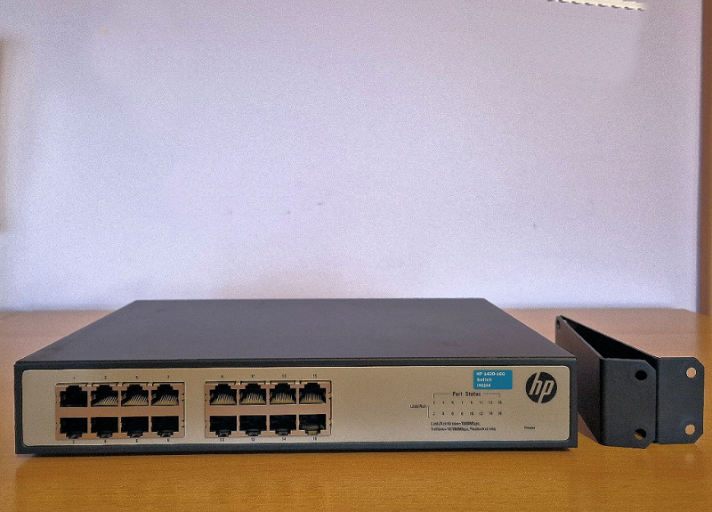Switch HP 1420-16G + rack mount