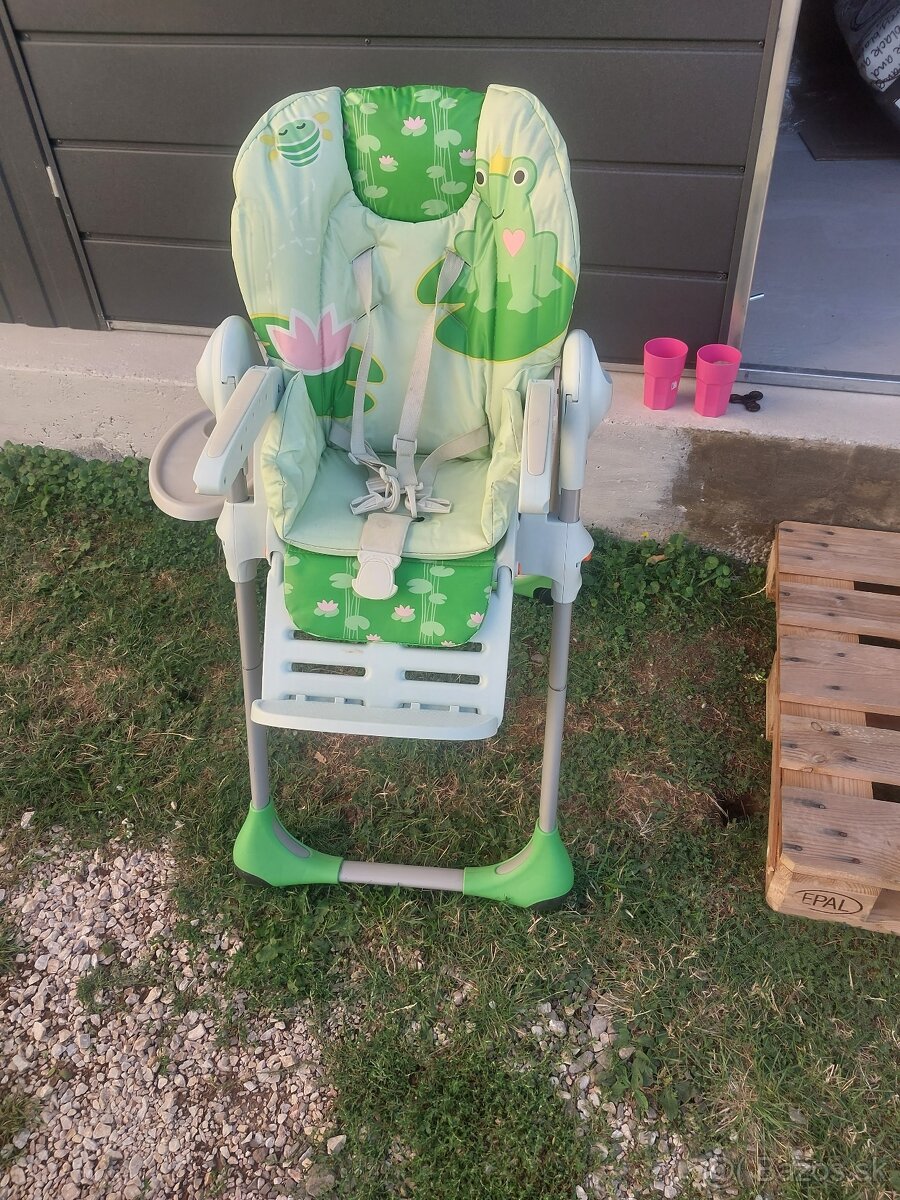 Jedálenská stolička