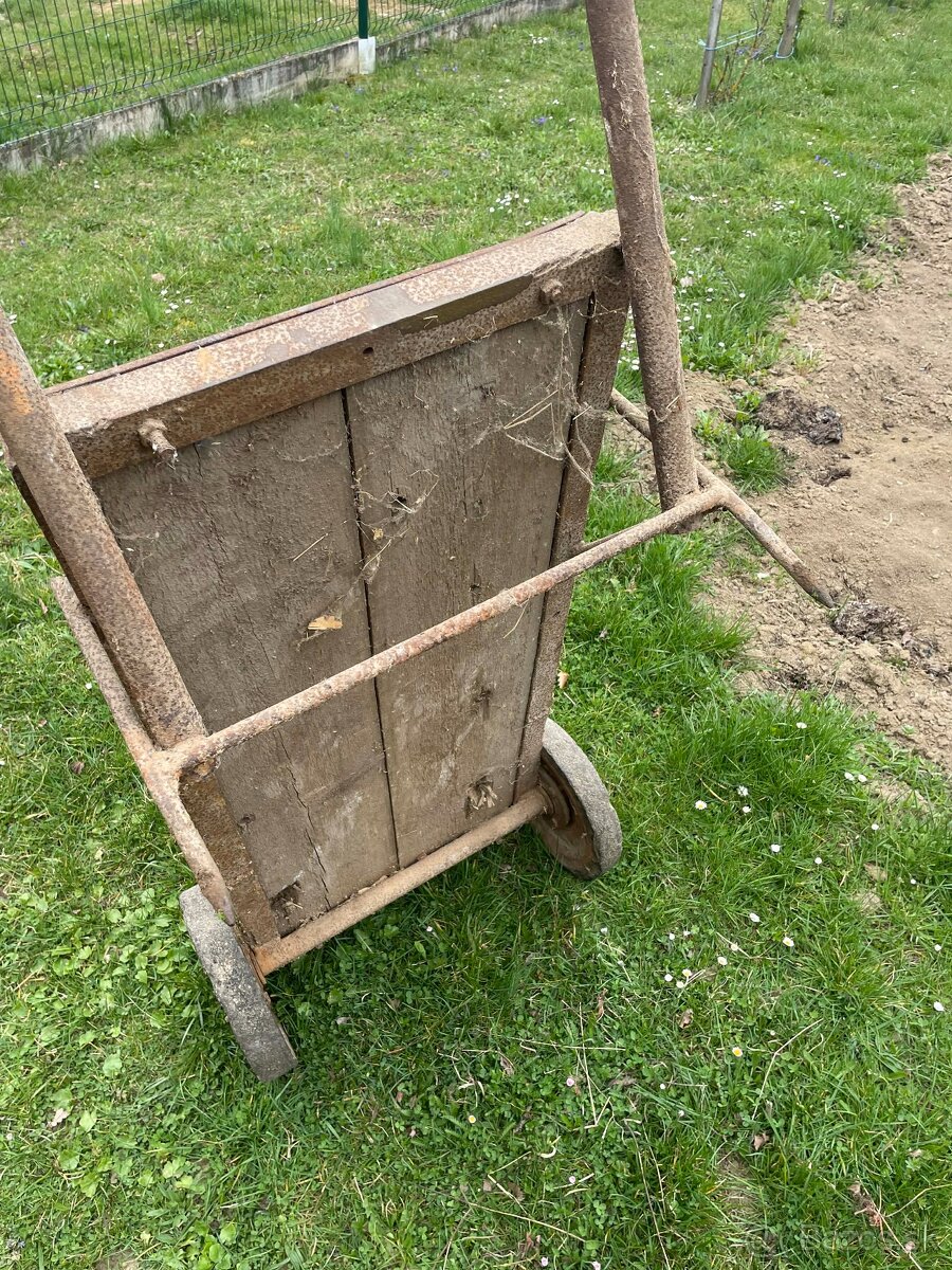 tragač?
