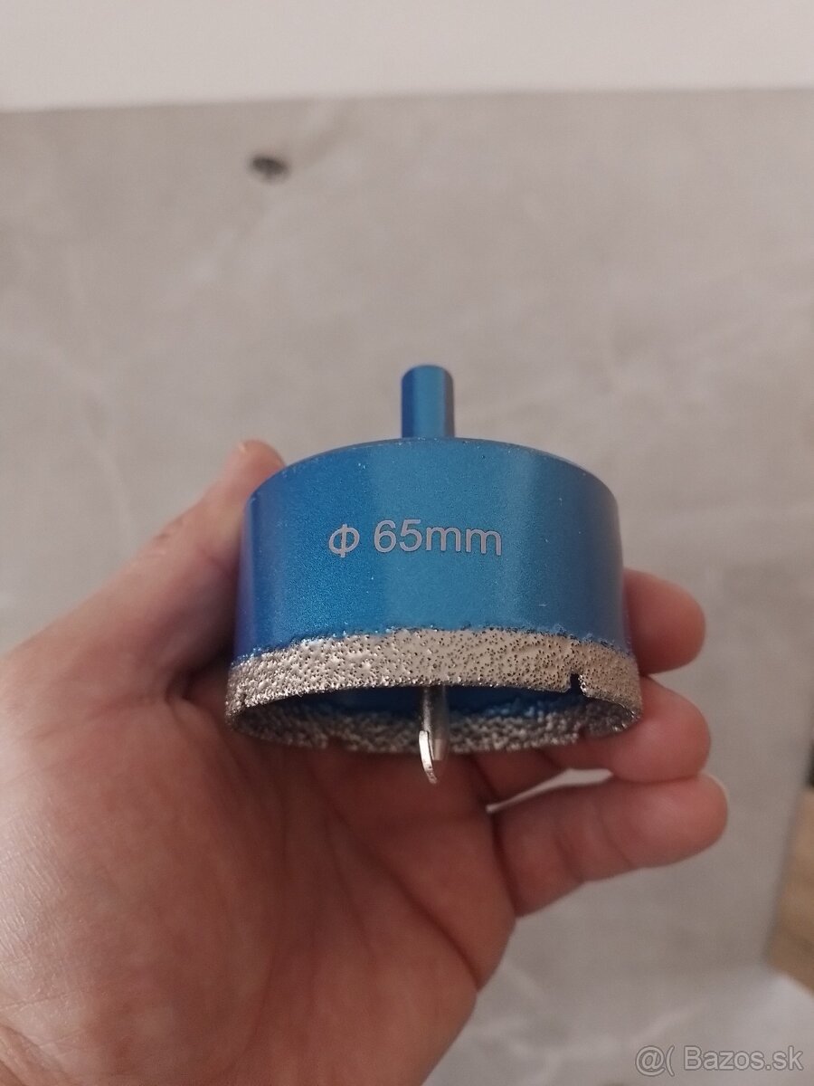 Vykružovak do dlažby 65mm na zasuvky