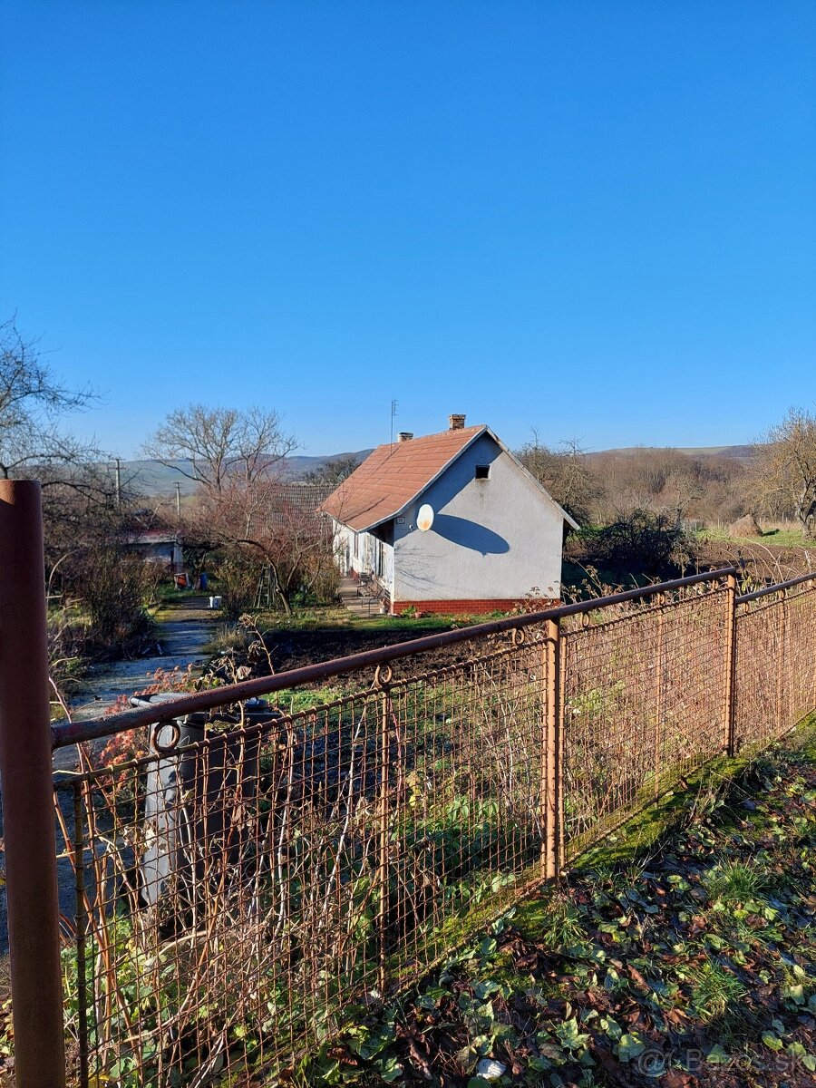 Rodinný dom v Podbranči s výhľadom na hrad Branč