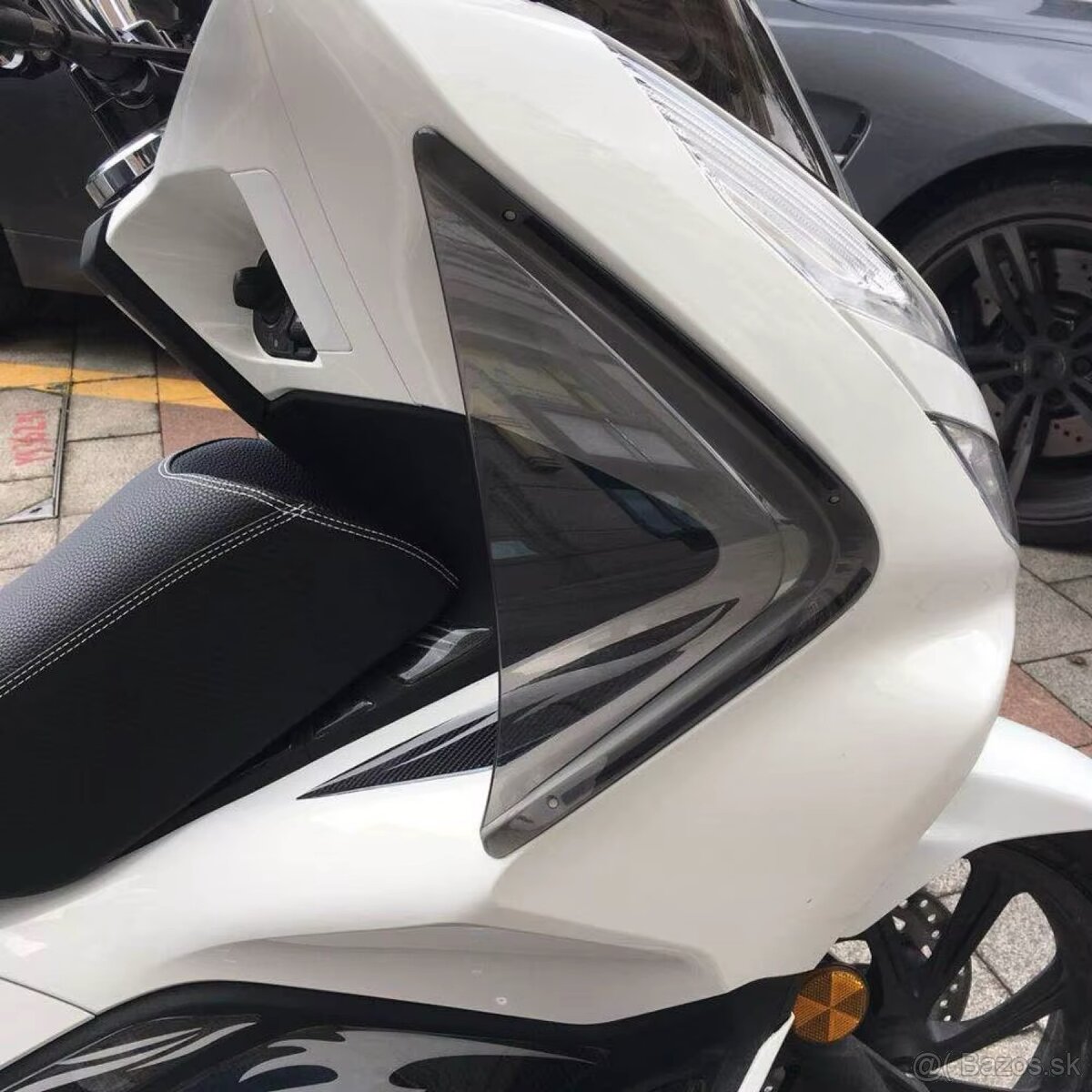 Deflektory - bočné štíty proti vetru PCX 2021-2024
