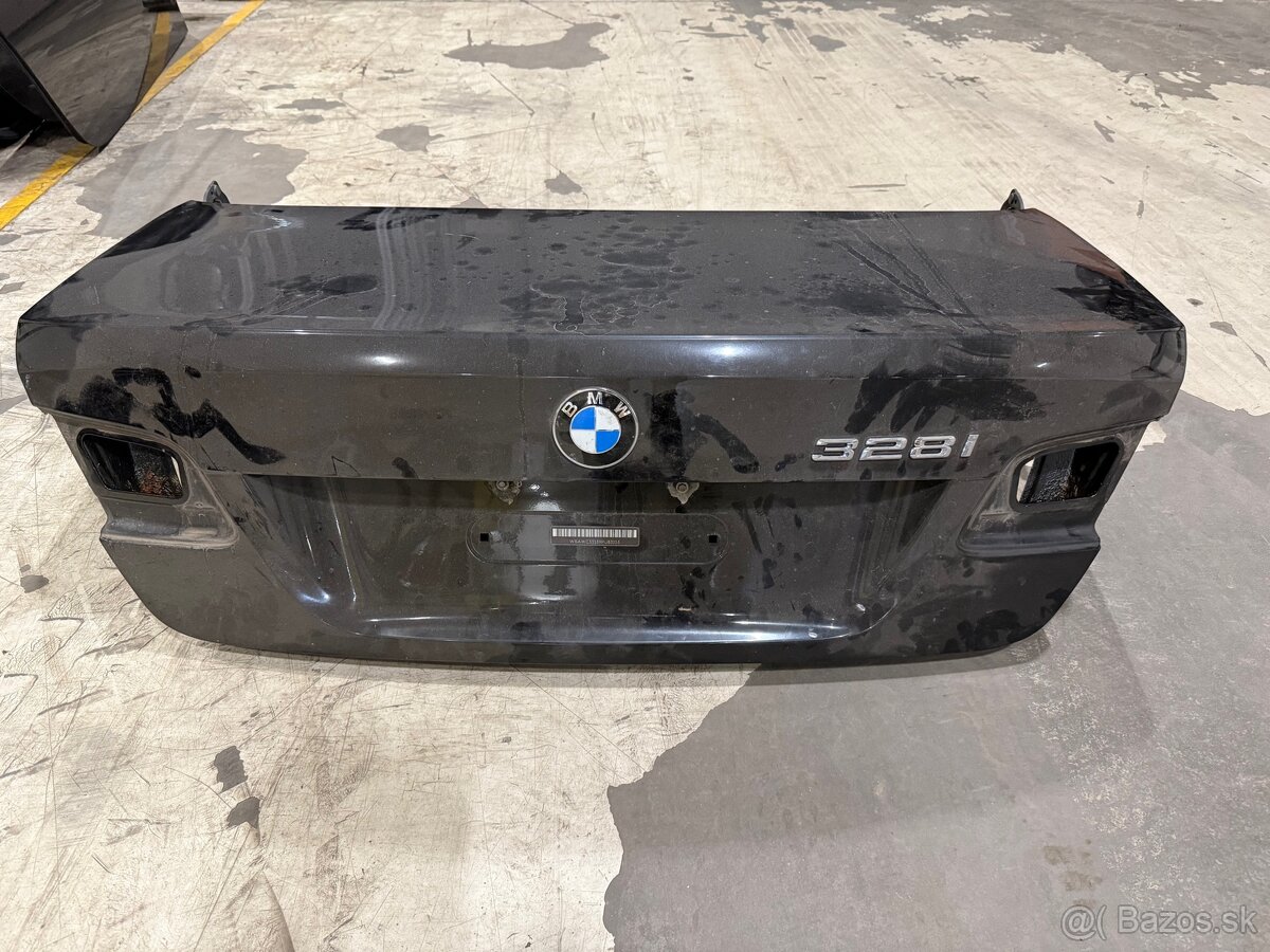 BMW E92 - zadný kufor , zadný naraznik , držiaky ,výztuha
