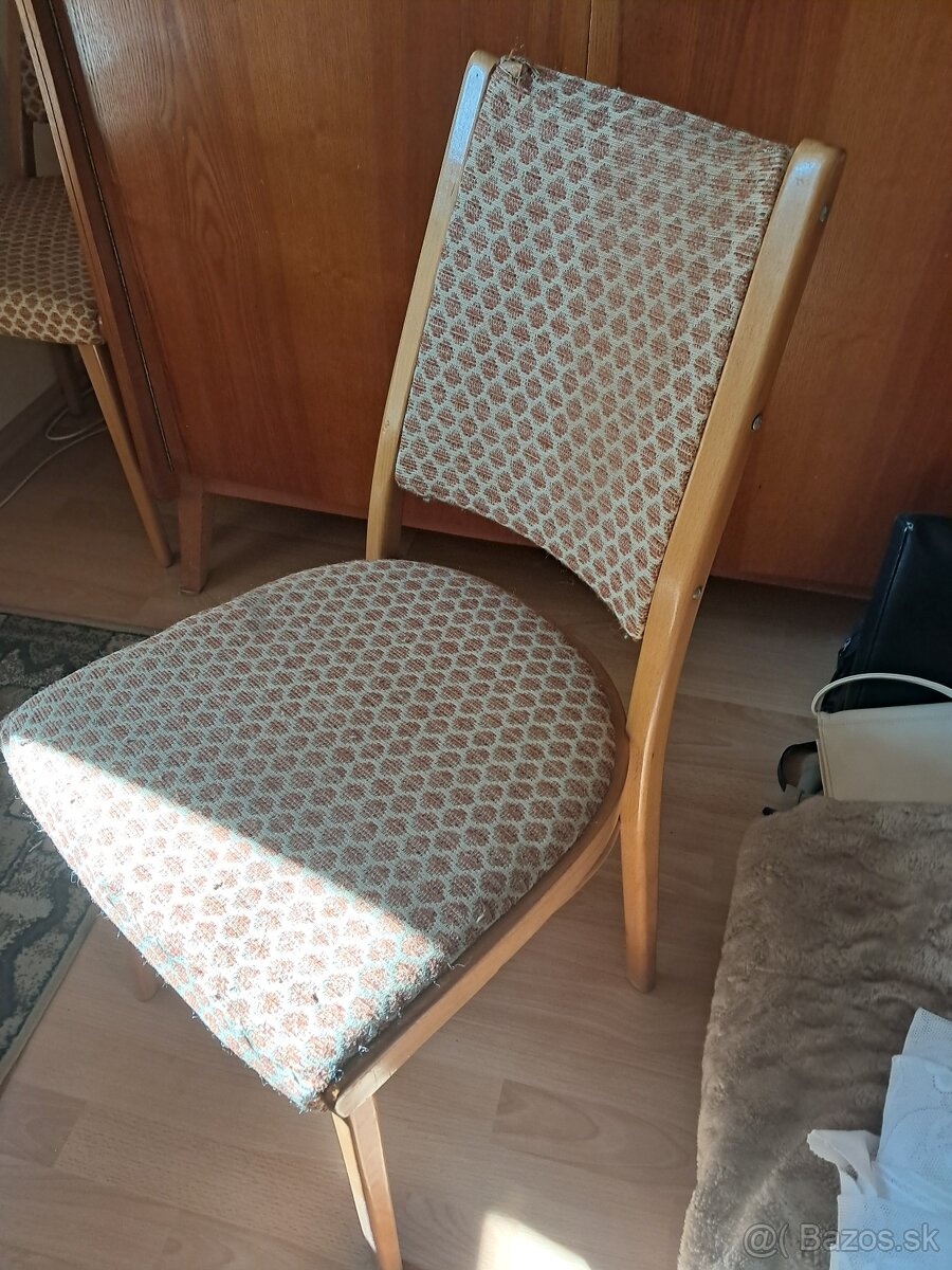 Predám stoličky za symbolickú cenu