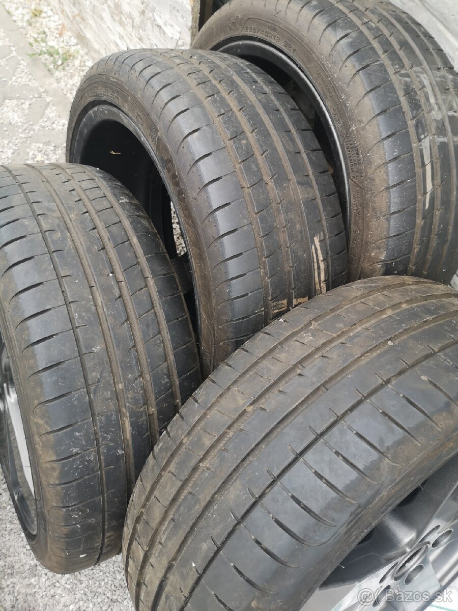 225/40 R18 Goodyear