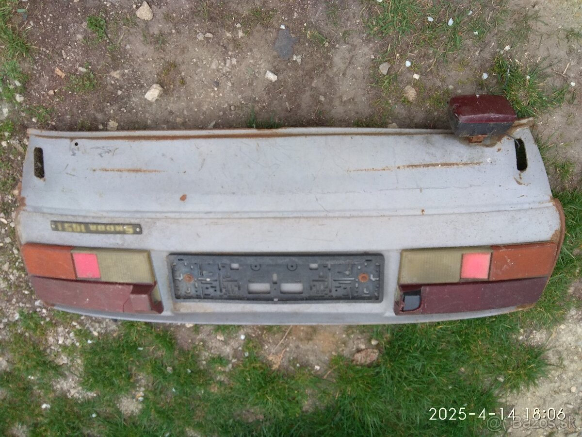 Škoda 105 zadné čelo a nárazník predni