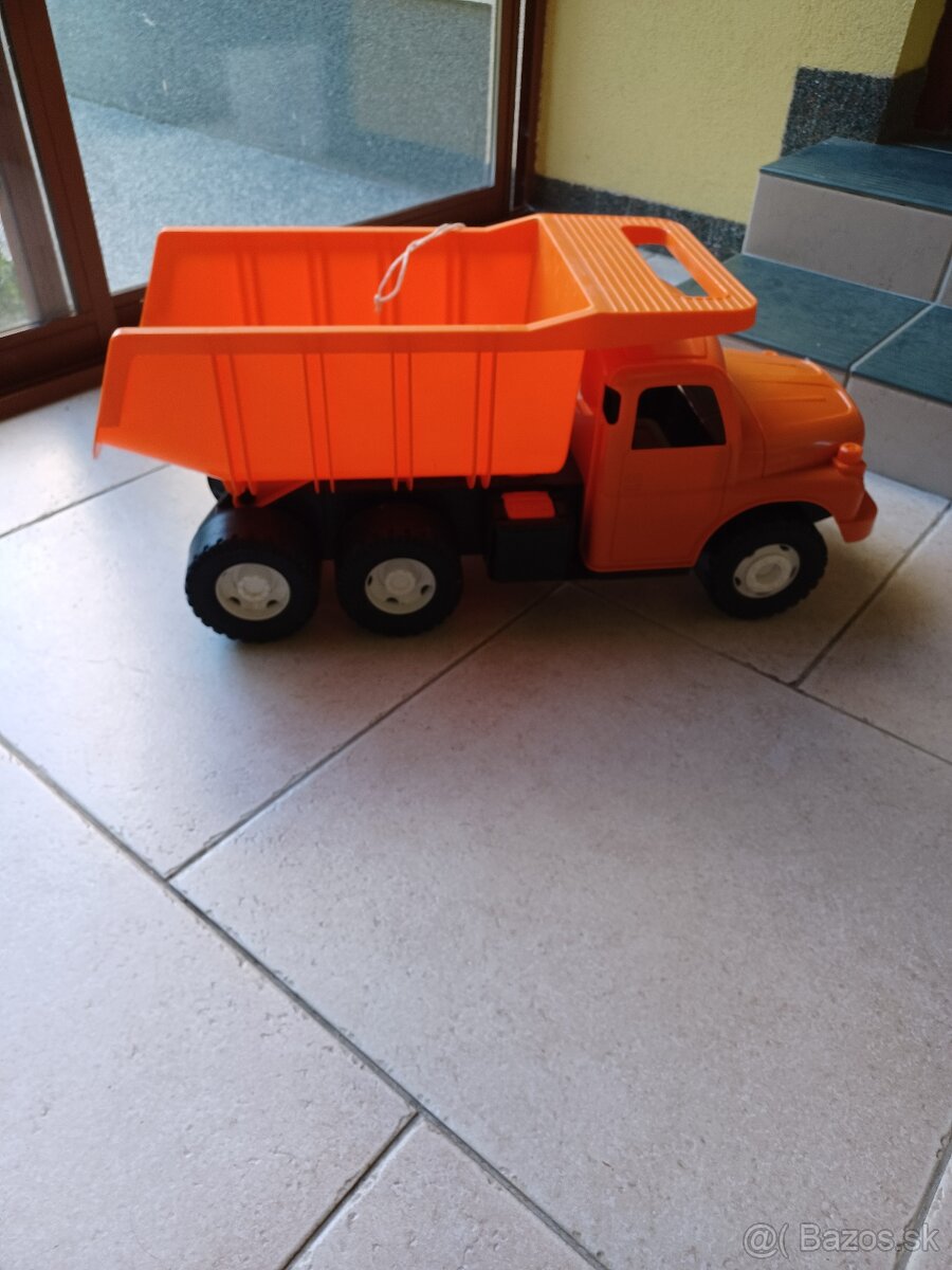 Autičko Tatra 148