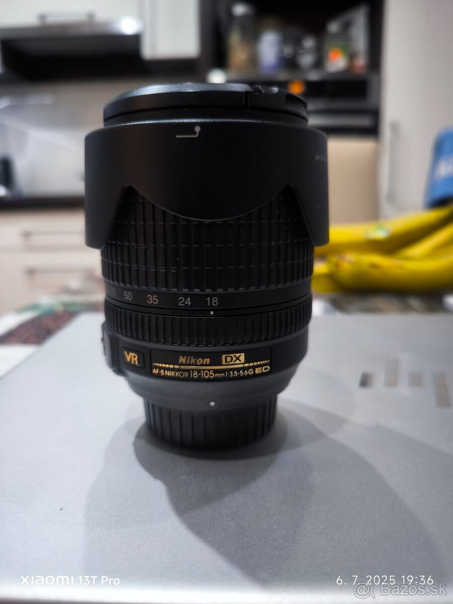 Predám fotoaparát aj s objektívmi