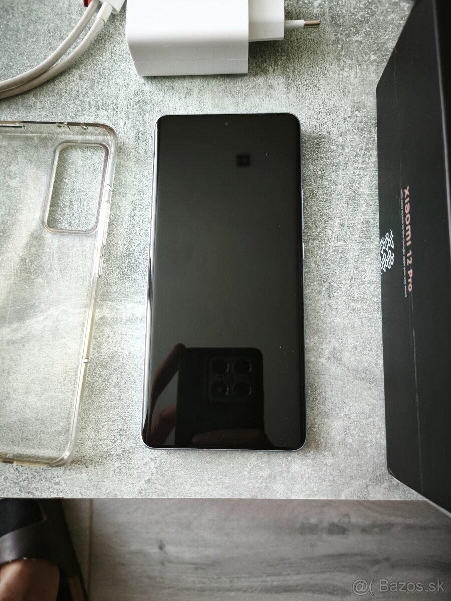 Predám Xiaomi 12 Pro 5G 12GB RAM 256 GB Pamäť