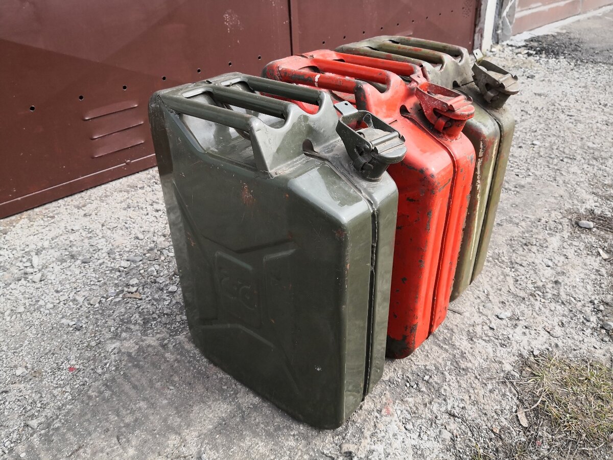 bandasky na benzin 20 l železne originál na palivo