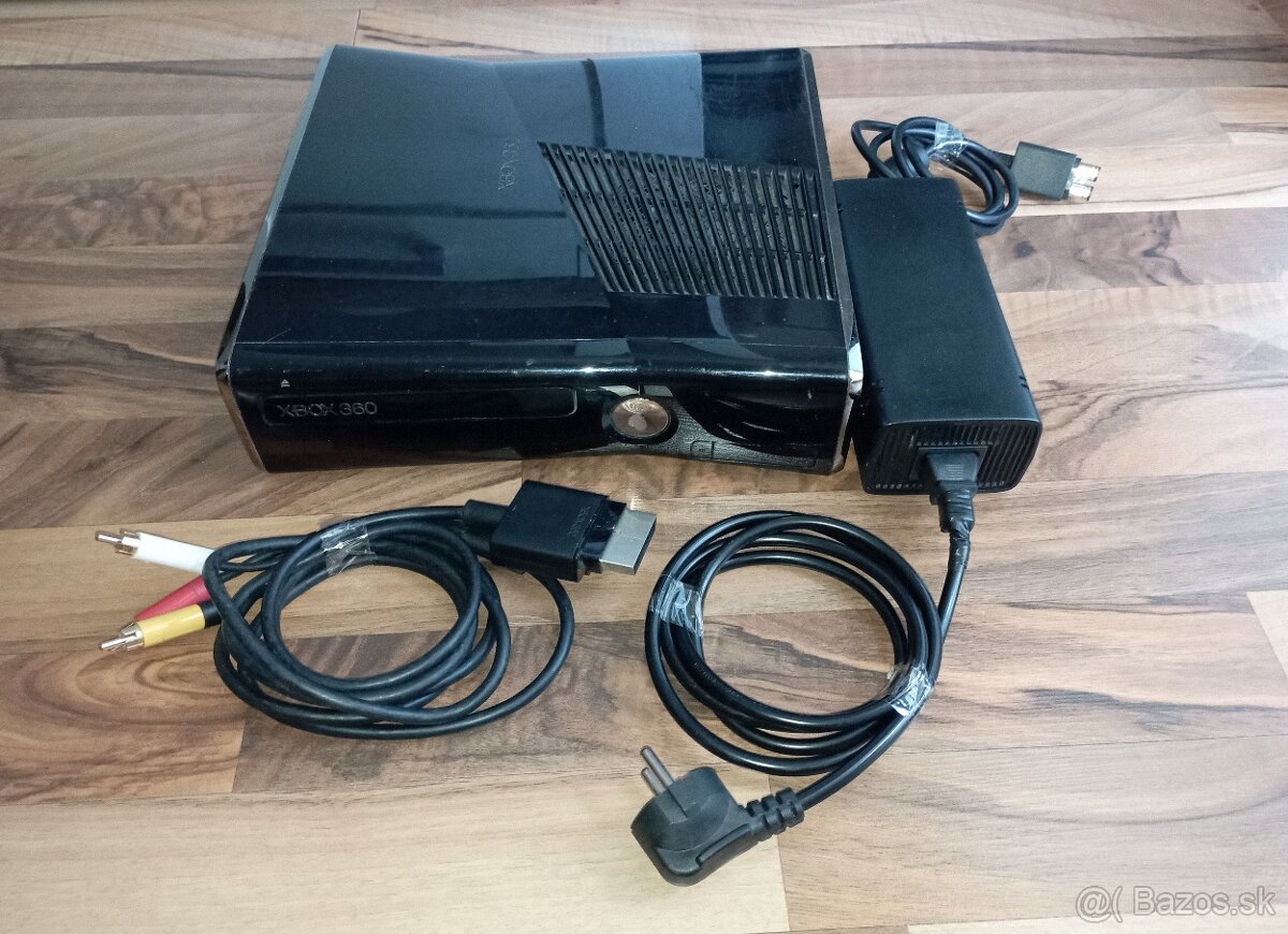 XBOX 360 SLIM + napájací zdroj (bez HDD a bez ovládača)