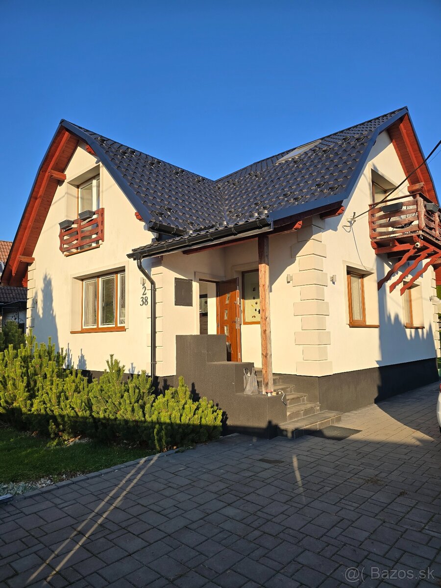 Rodinný dom po kompletnej rekonštrukcii s veľkým pozemkom
