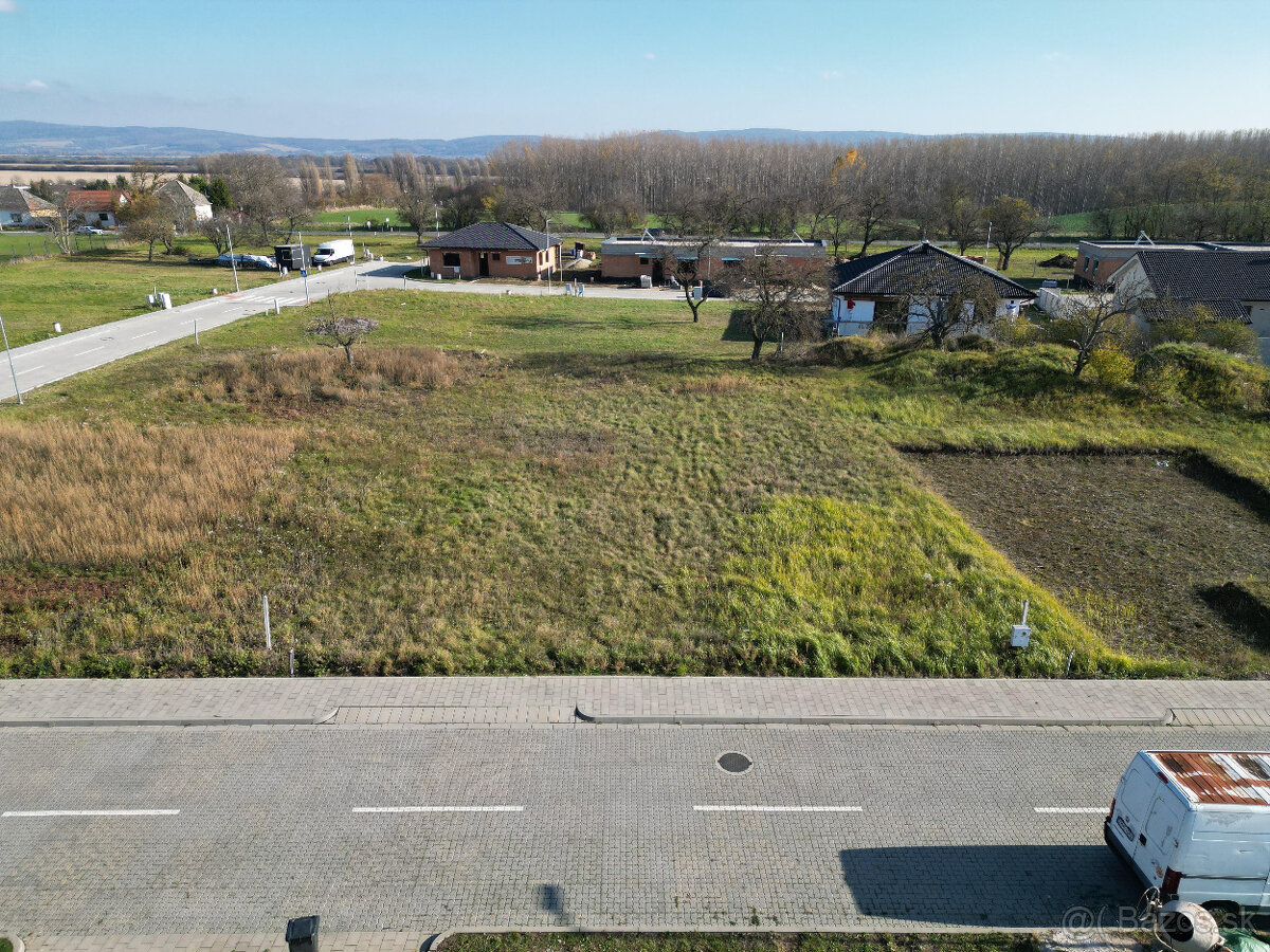 Veľké kostoľany - Vysielač - Najväčší pozemok v lokalite