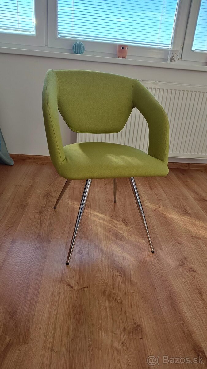 Jedálenské stoličky