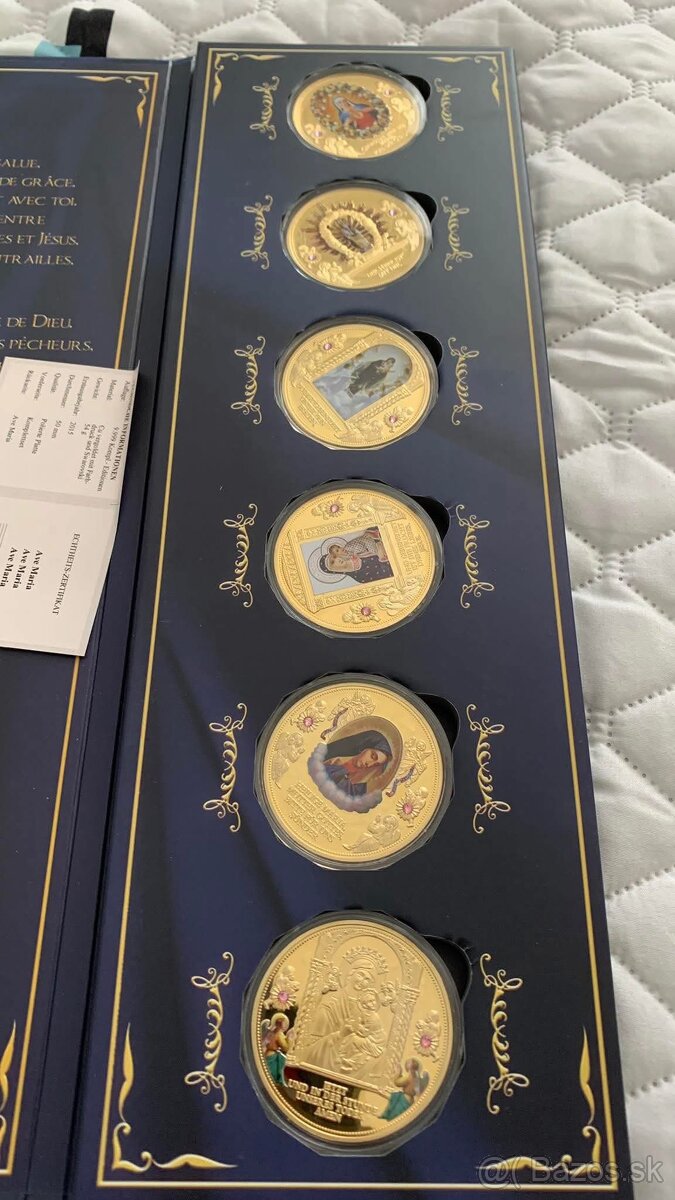 zberateľska sads pozlátených medailí s motívom Panny Márie