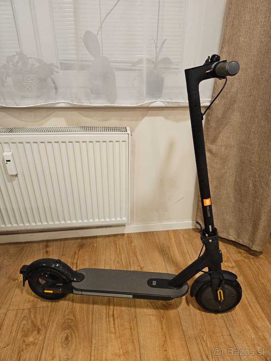 PREDAM Elektrickú kolobežku Xiaomi ako nová