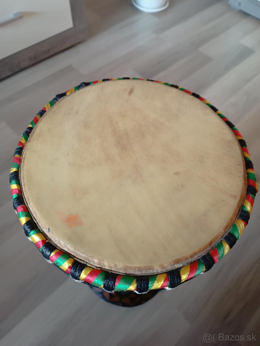 Africký 🥁 bubon
