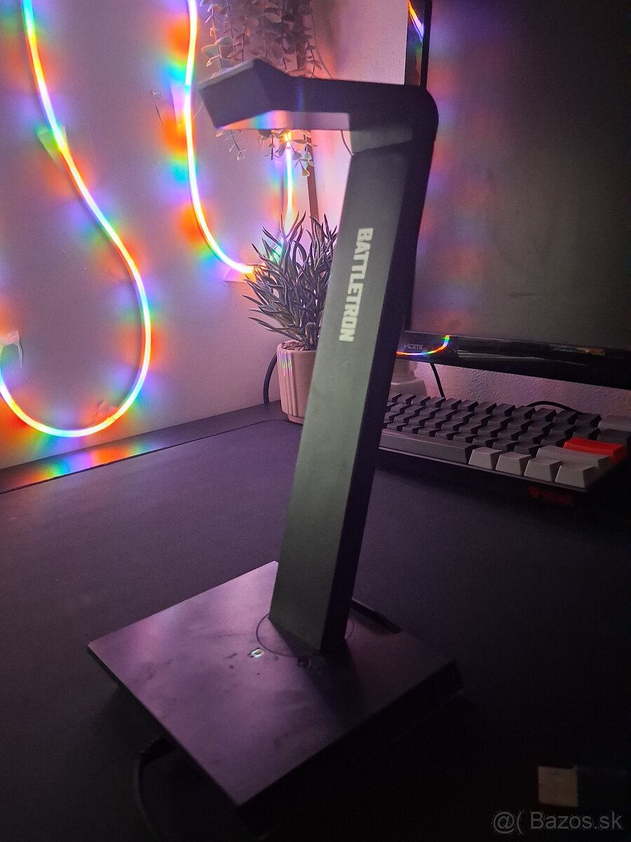 Držiak na slúchadlá