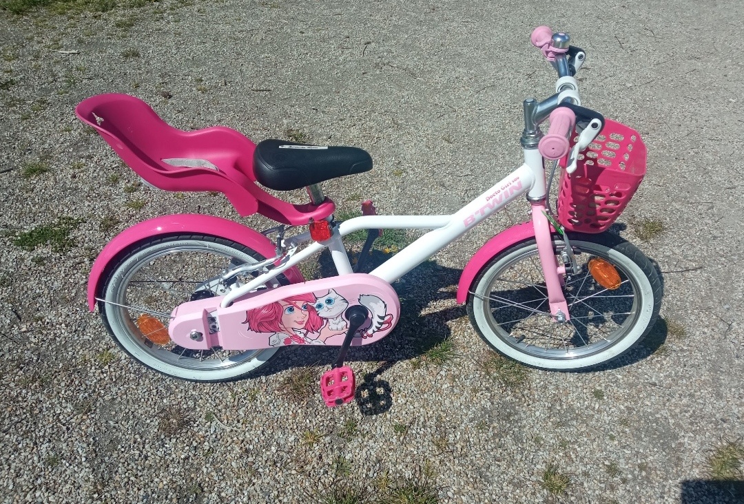 Dievčenský bicykel 16