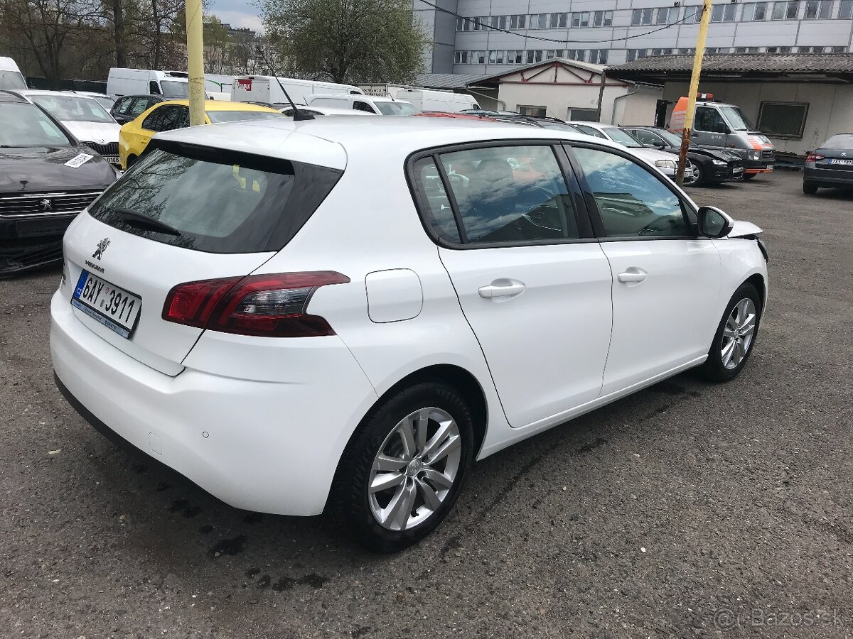 Peugeot 308 1.2 i 81 kW r.v.2018 95 000 km ČR+1.majitel