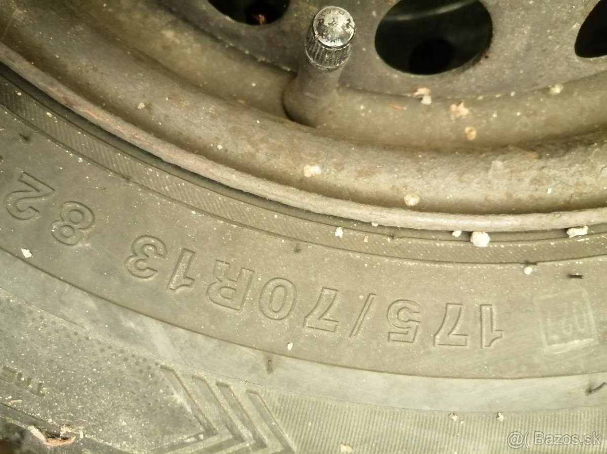 Zimné pneu 175/70 R13 na diskoch-Renault