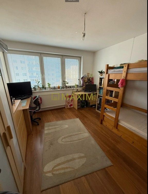 Vzdušný slnečný veľký 3-izb. byt na ul. Vrakunská