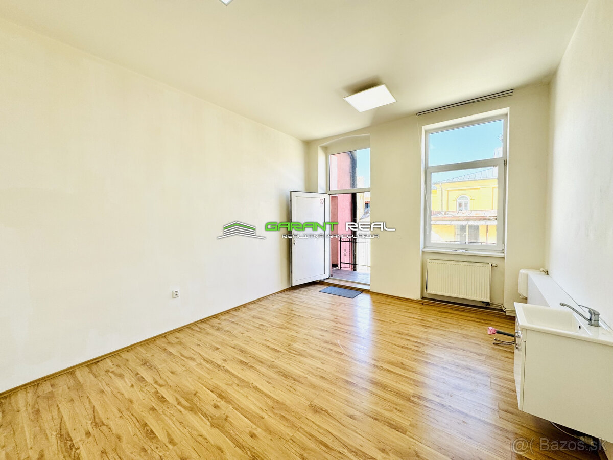 Prenájom kancelária 20 m2, Prešov, Františkánske námestie