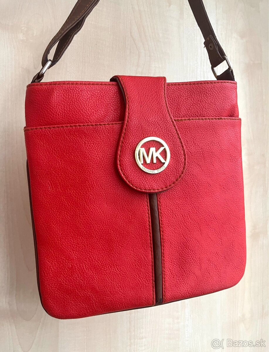 MK crossbody červená kabelka
