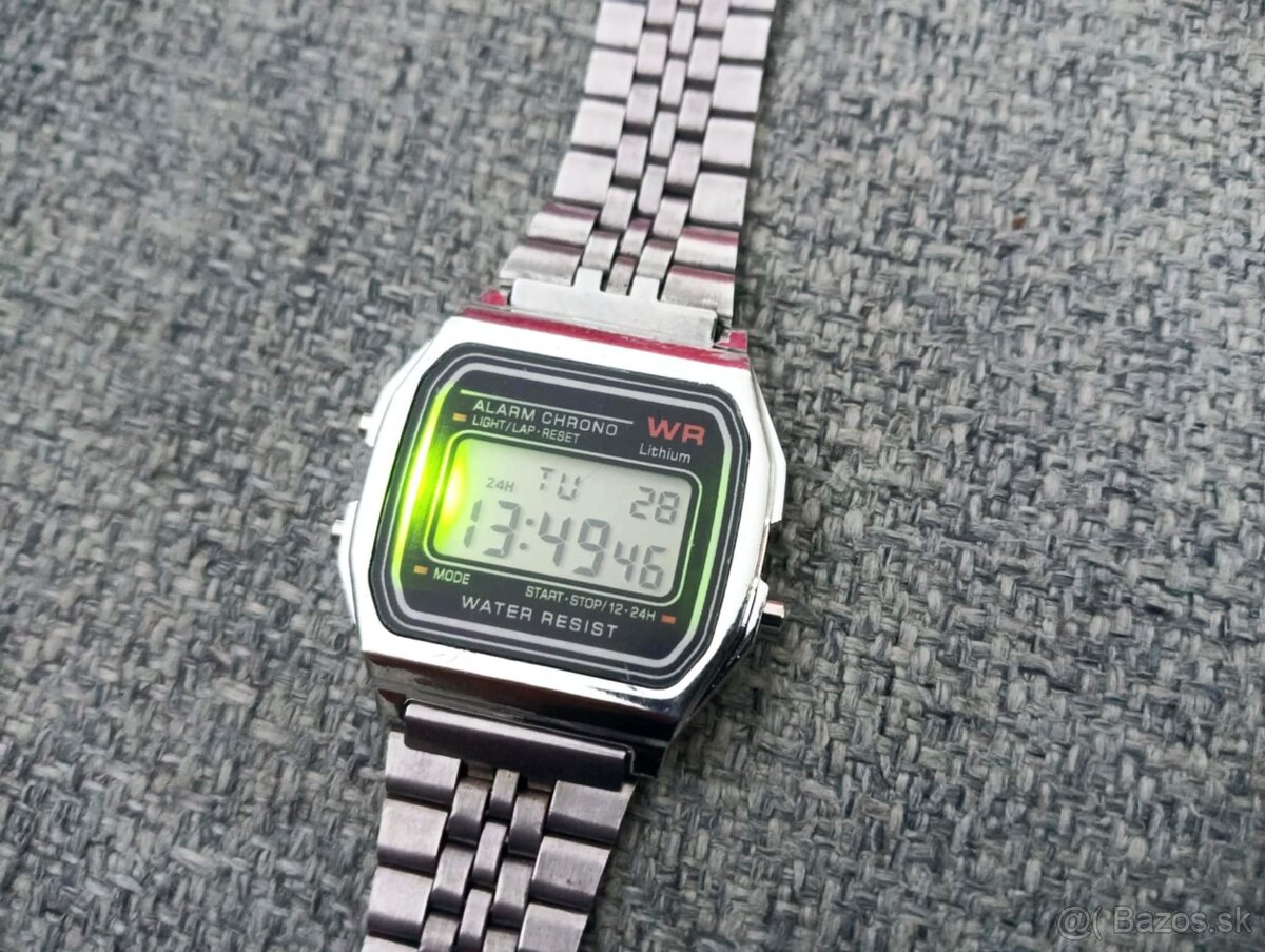 Nové digitálky v retro štýle